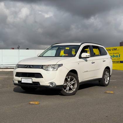 MITSUBISHI OUTLANDER 3.0 GT 4X4 V6 24V GASOLINA 4P AUTOMÁTICO